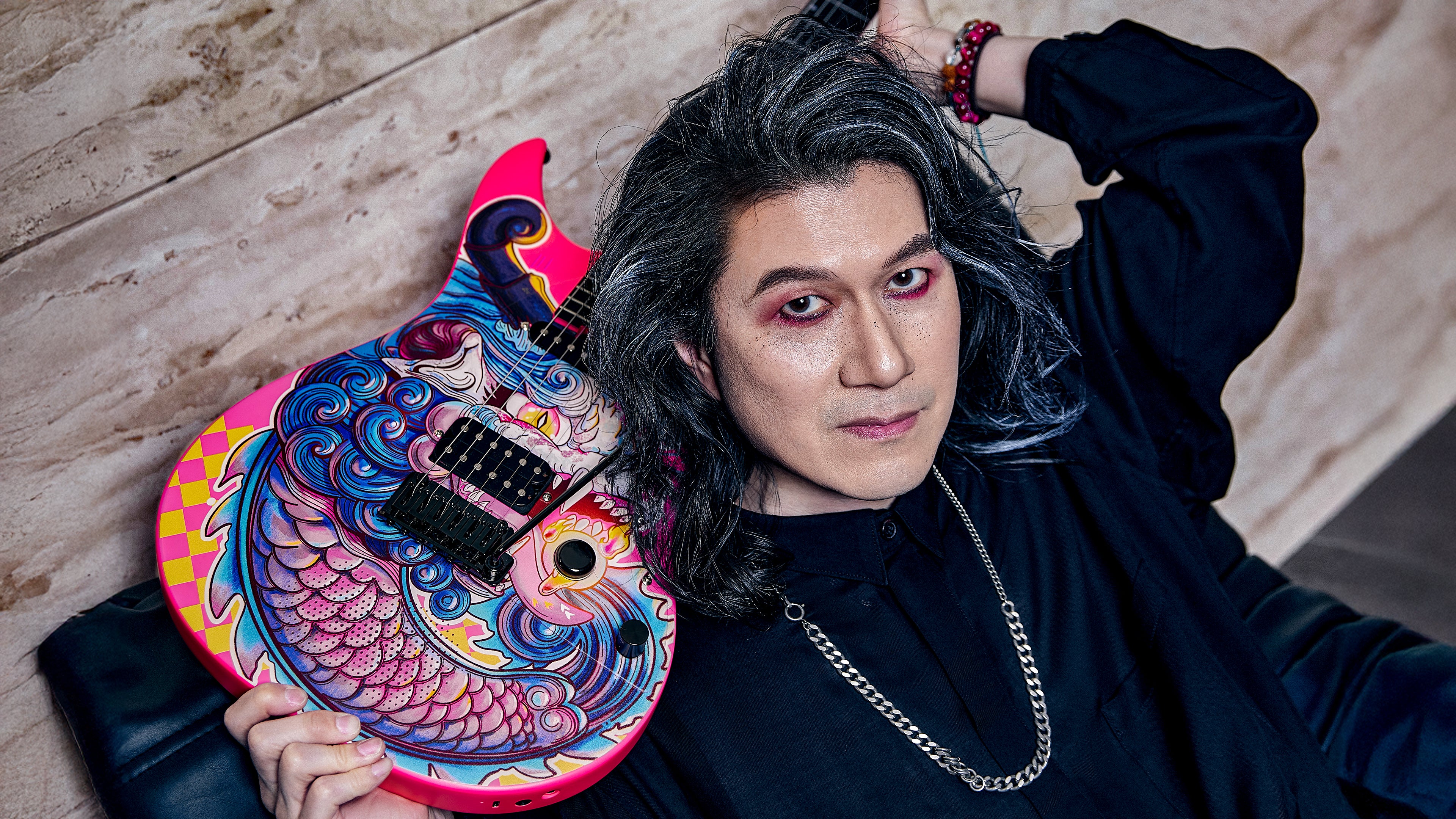 Enya Inspire: Carbon Fiber Super Strat Smart Guitar